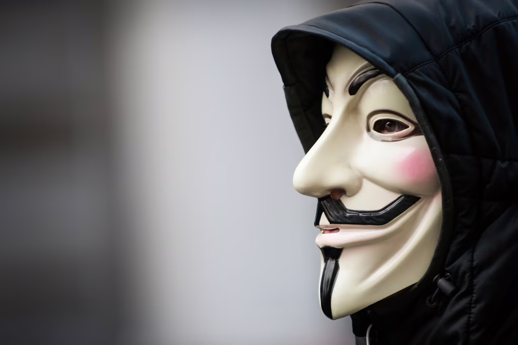 Anonymous contro l'ISIS. Close-up Engineering