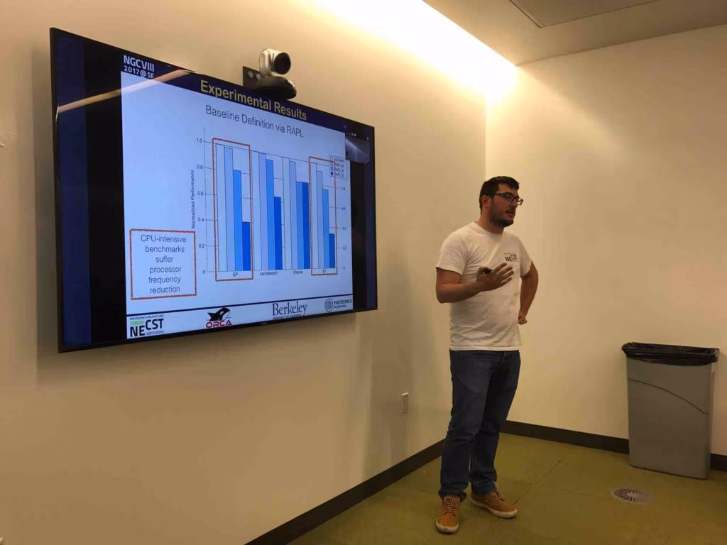 Marco Arnaboldi durante il talk, andato anche in diretta su Biomedical: ingegneria e medicina su CUE