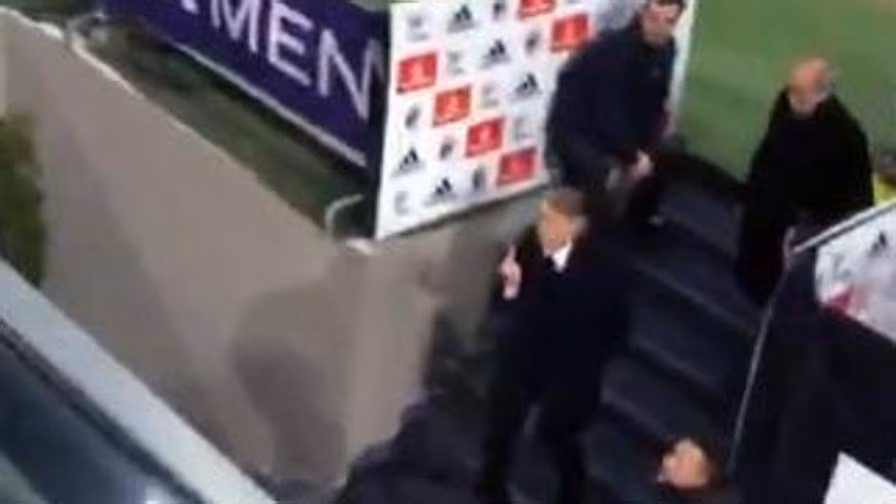 Risultati immagini per dito medio mancini