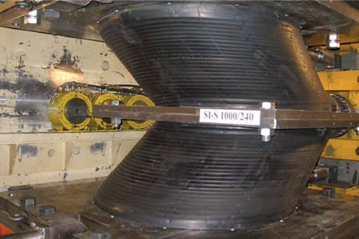 Il Centro della Protezione Civile di Foligno, un esempio di Base Isolation System