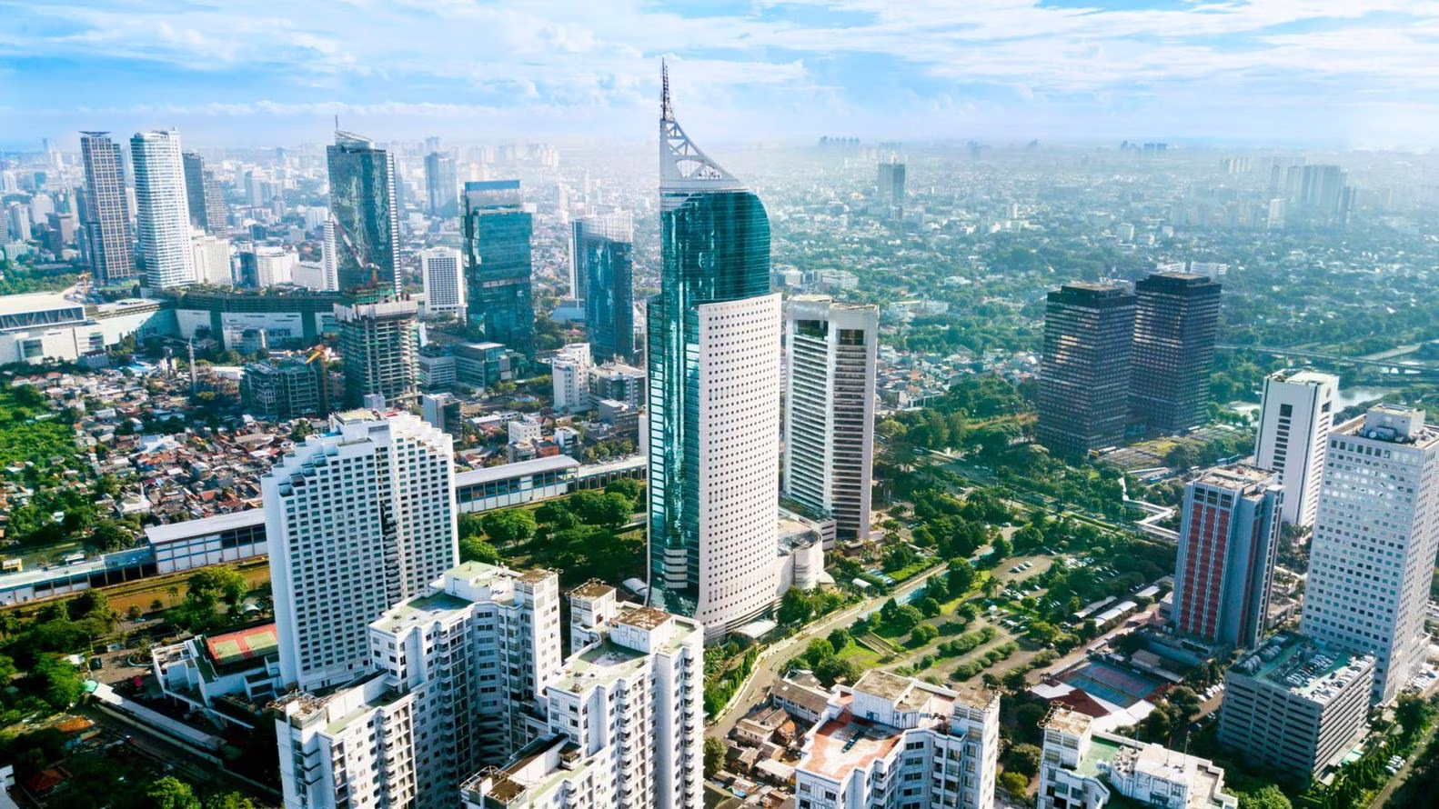 Jakarta sprofonda, l'Indonesia trasferirà la capitale sull'isola del Borneo