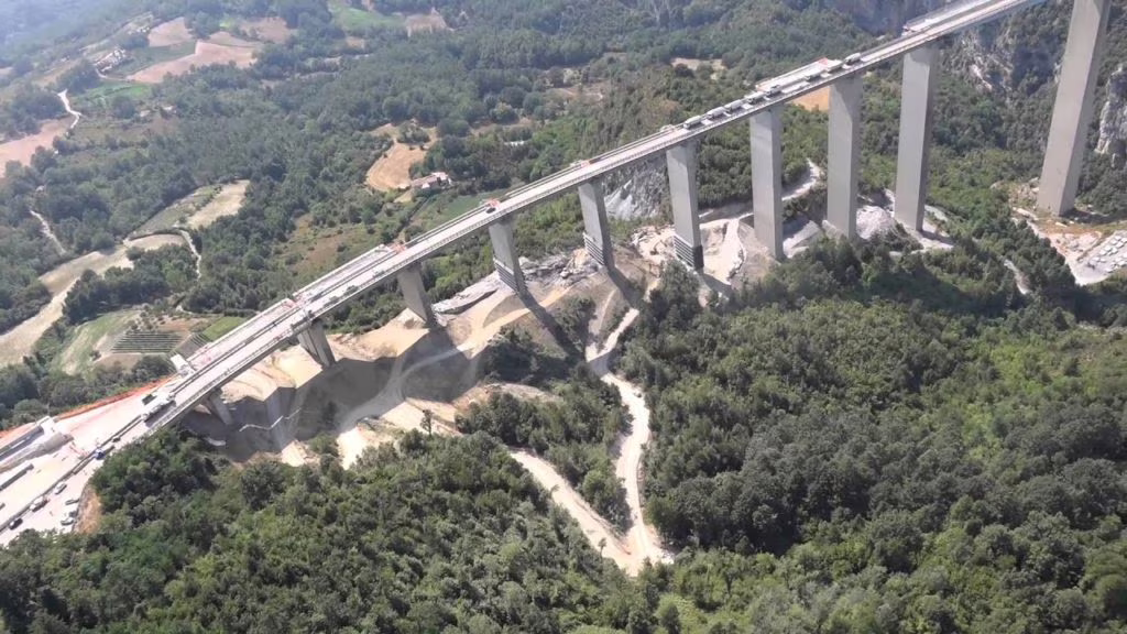 Autostrade, Atlantia e i falsi report sui viadotti