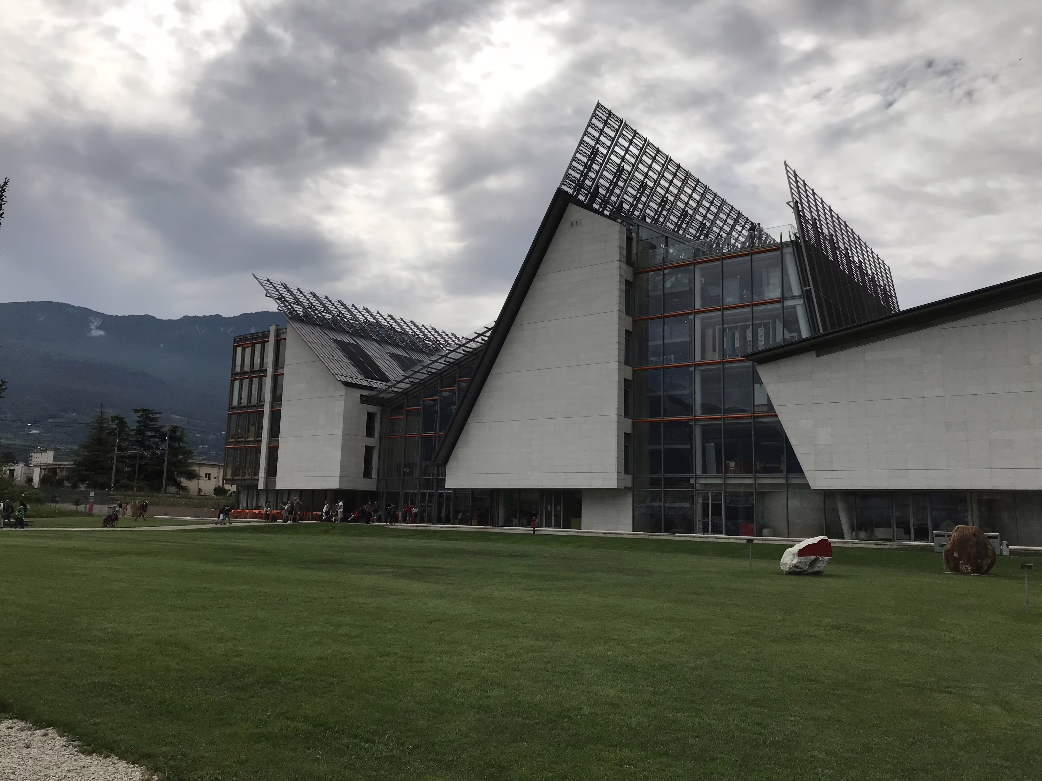 Il MUSE di Renzo Piano, il museo dal tetto che ricorda le Dolomiti