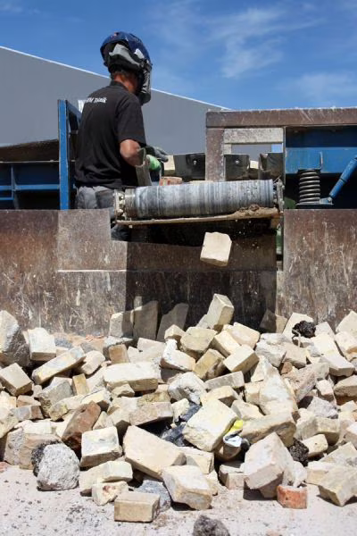 Il riciclo dei mattoni di argilla usati: Rebrick