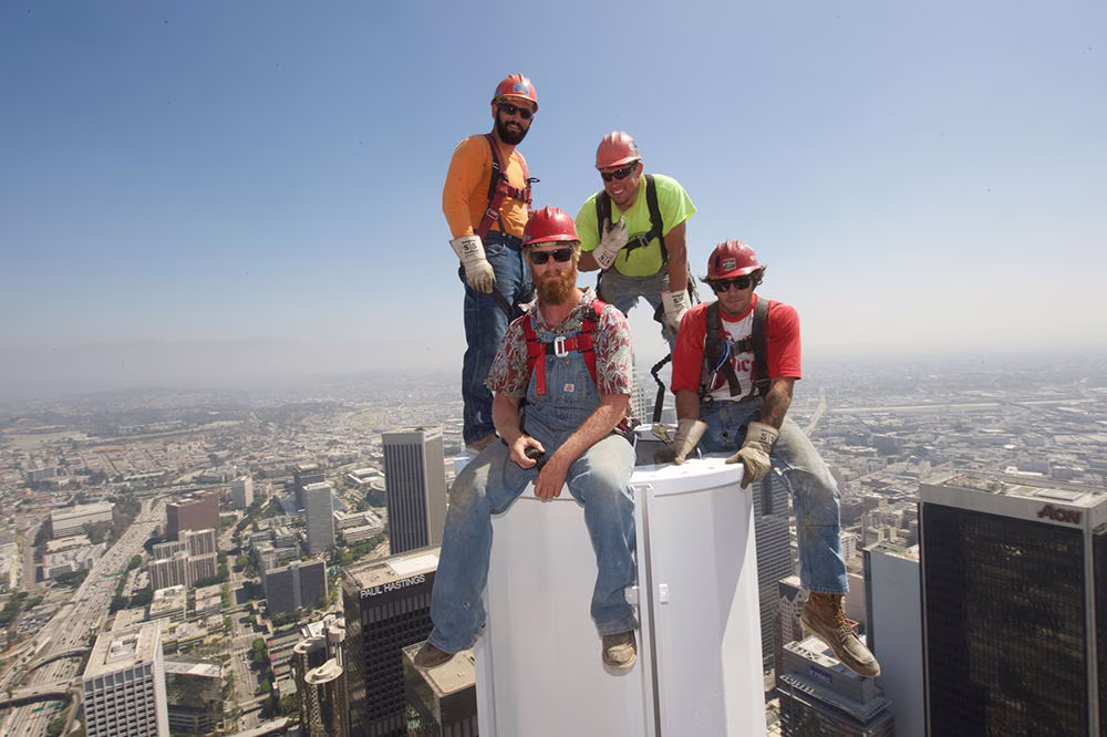 Perché la foto dei lavoratori a 335 metri di altezza è vera