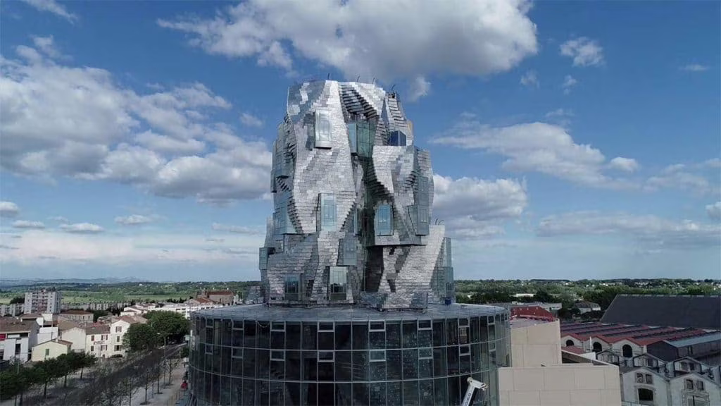 Torre Arles, l'ultima opera di Gehry nel nuovo parco delle arti francese