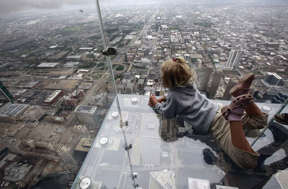 The Ledge di Chicago, una vetrina sospesa nel vuoto a 400 metri
