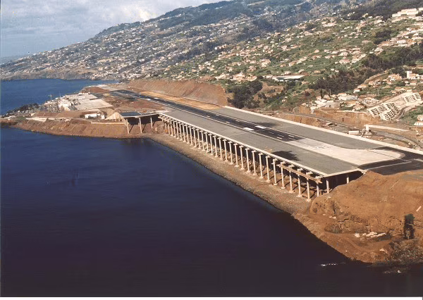 L’attuale runway del Madeira International Airport