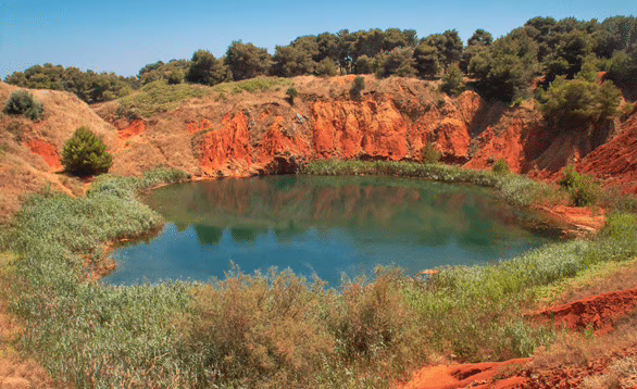 Luoghi in Italia che ti fanno sentire all’estero - Cava di Bauxite