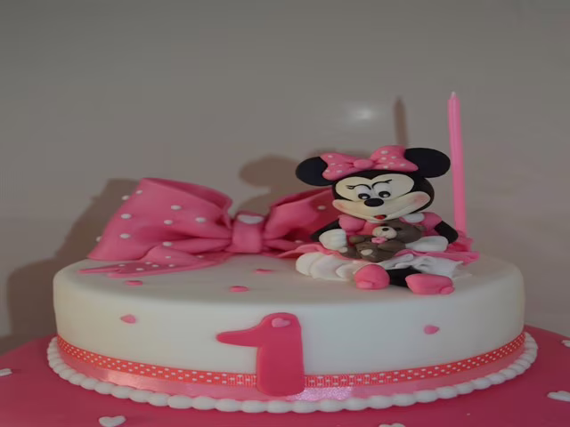 Immagini torte primo compleanno bimba 3
