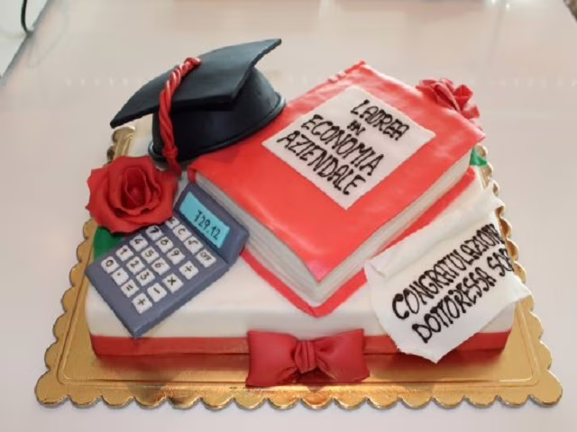 torta laurea economia