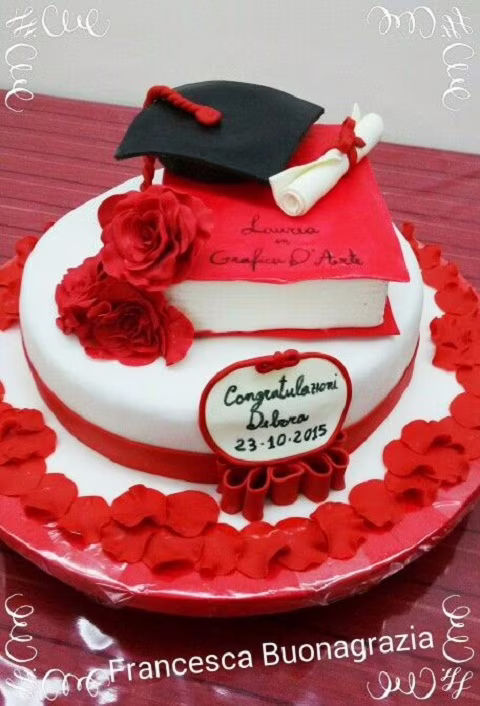 torta laurea immagini