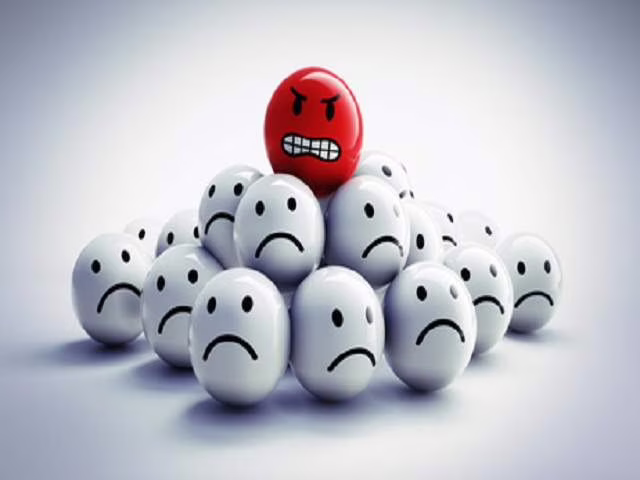 frasi di odio e rabbia