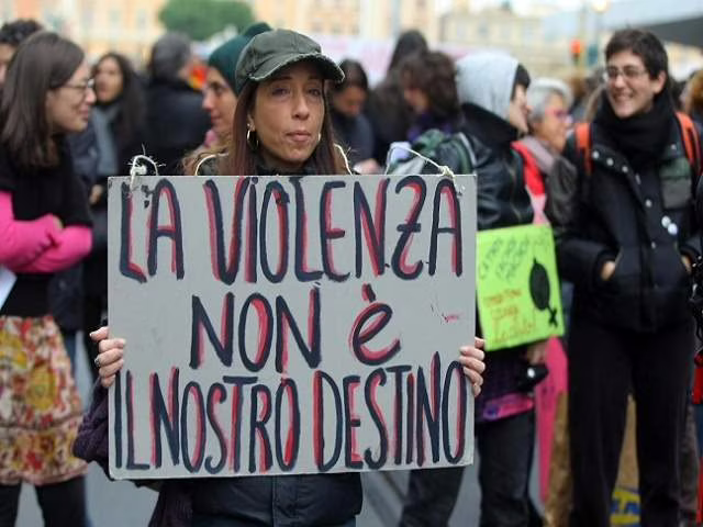 no alla violenza sulle donne frasi 