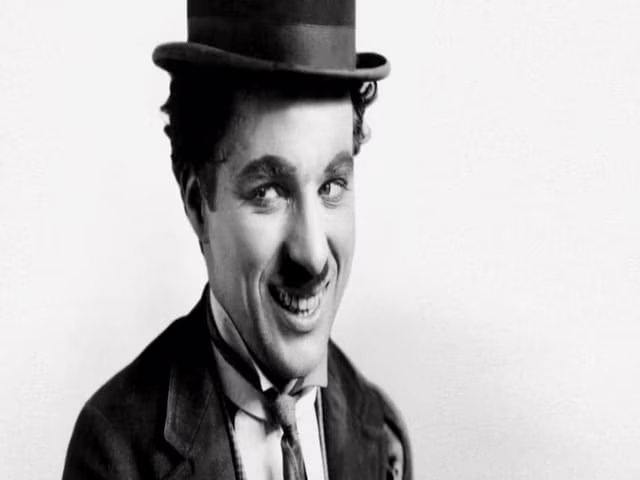 Charlie Chaplin frasi sul sorriso