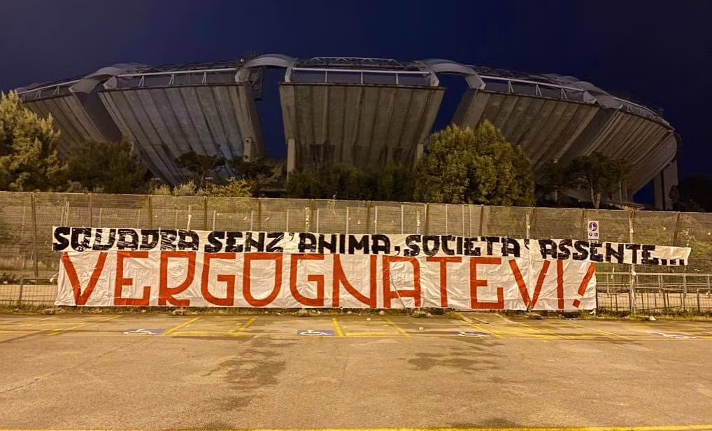 La Bari crolla a Catanzaro, tifosi in rivolta: “Vergognatevi”