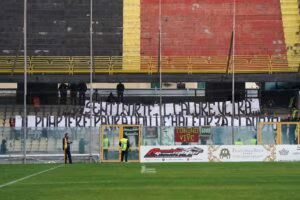 Striscione tifosi Messina