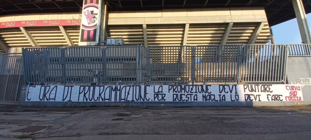 Striscione Curva Sud Foggia