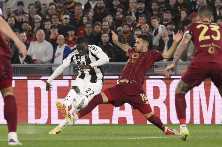Weah in azione (LaPresse FOTO) - lagoleada.it