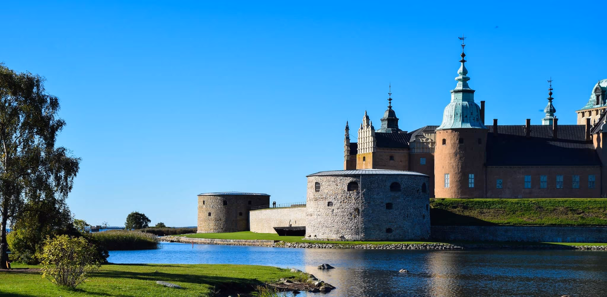 Kalmar Castle displays both permanent exhibitions, which tell the castle's dramatic history, and temporary exhibitions with different themes.