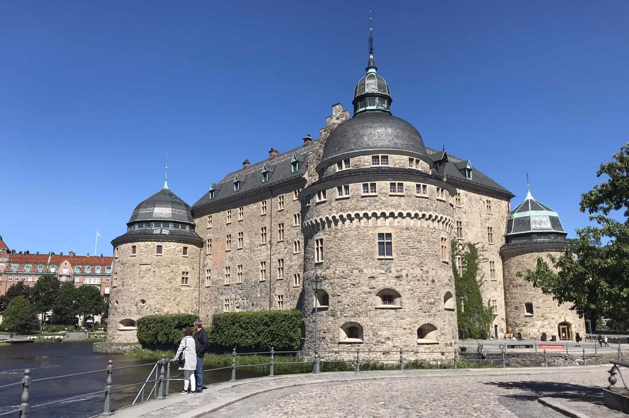 Travel back in time at Örebro's old royal palace. Here you can go on exciting ghost walks, look for treasures and go on guided tours.