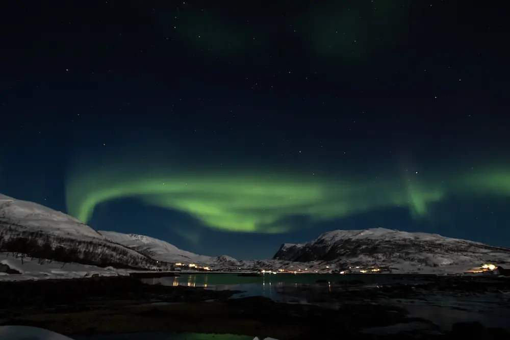 Fjords, mountain tops, snow landscapes, wild animals, you name it. It’s here. We therefore advise you not to stay in Tromsø for very long and dive into nature as quickly as possible.