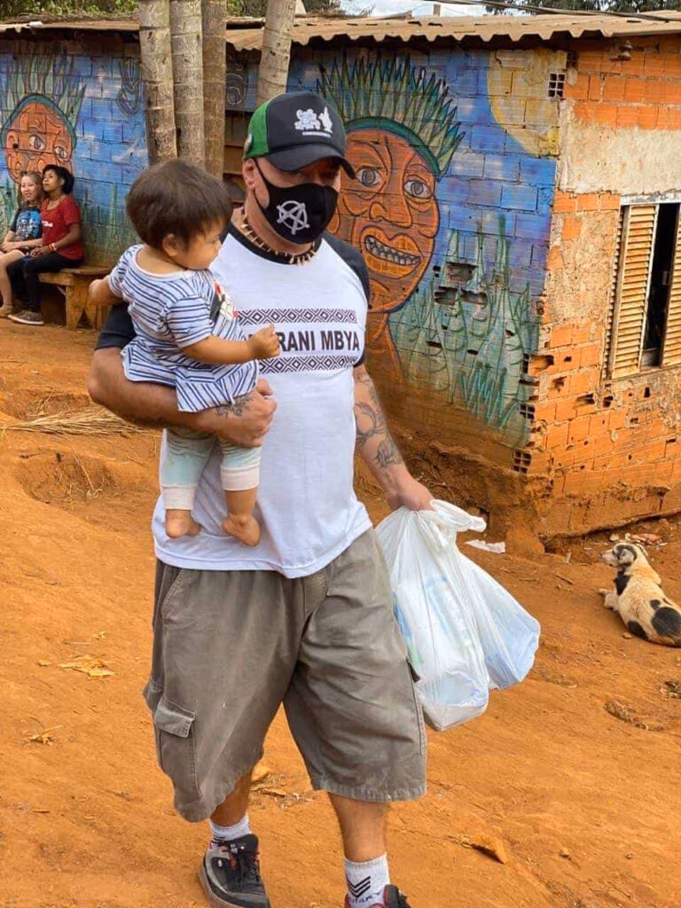 Empresas, instituições, personalidades e líderes comunitários atuam em prol dos mais impactados pelo novo coronavírus