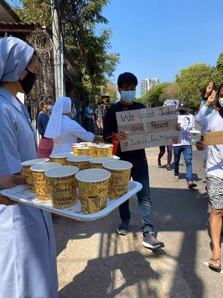 Na linha de frente, Igreja pede fim da violência em Mianmar - Jornal O São Paulo