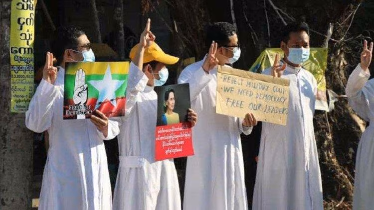 Na linha de frente, Igreja pede fim da violência em Mianmar - Jornal O São Paulo
