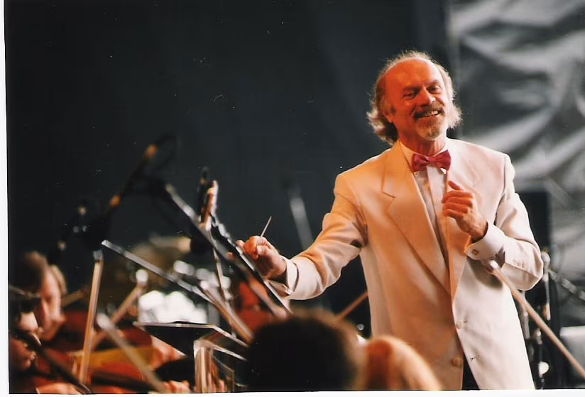 Júlio Medaglia: ‘A música tem o poder de apaixonar e serenar, mesmo nas agitações do cotidiano’ - Jornal O São Paulo