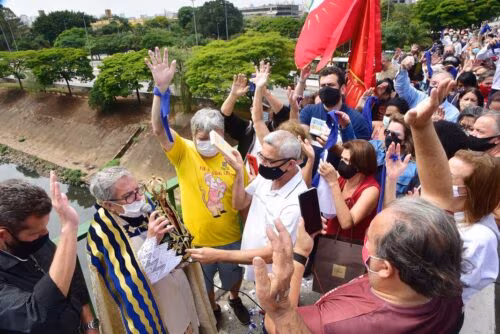 Devotos da Mãe Aparecida renovam a esperança de ver o rio Tietê limpo - Jornal O São Paulo