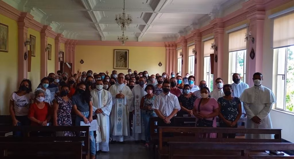 Dom Carlos Silva preside missa em retiro paroquial na Brasilândia - Jornal O São Paulo