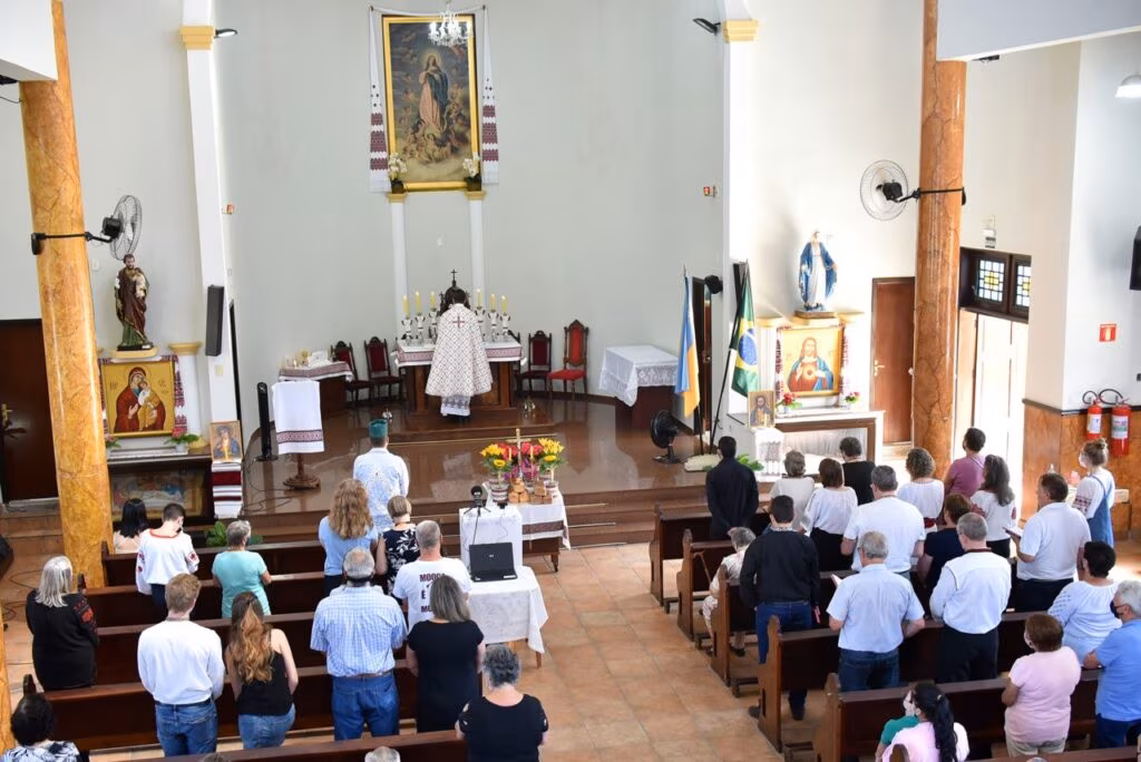 Em São Paulo, católicos ucranianos rezam pela paz e pedem o fim da guerra