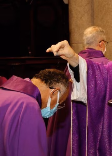 Cardeal Scherer preside missa da Quarta-feira de Cinzas na Catedral da Sé - Jornal O São Paulo