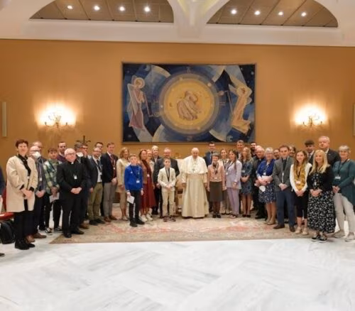 Francisco: o verdadeiro educador acompanha, escuta e dialoga - Jornal O São Paulo