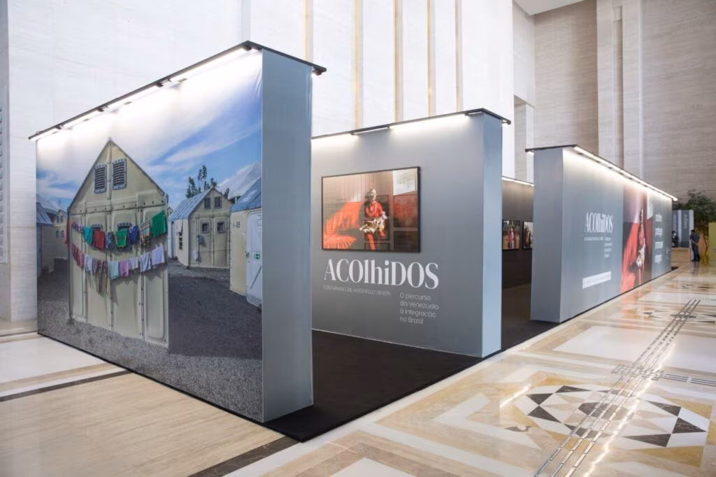 Mostra sobre itinerário de migrantes e refugiados venezuelanos é aberta em SP - Jornal O São Paulo