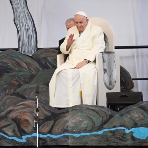 Papa a jovens indígenas: caminhem para o alto, venham para a luz e trabalhem em equipe - Jornal O São Paulo