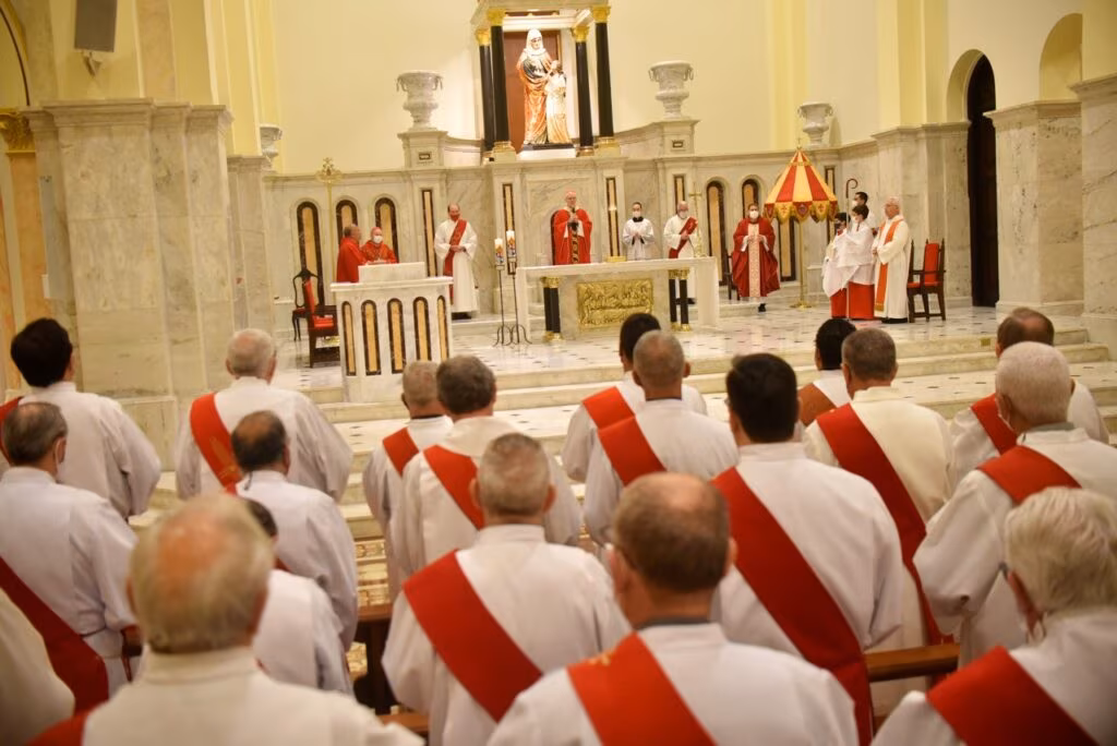 Que os diáconos permanentes semeiem a caridade e bem sirvam à Liturgia - Jornal O São Paulo