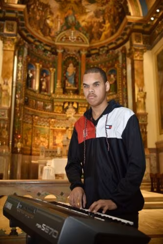 ‘Entre um acorde e outro, encontro paz, tranquilidade e segurança’ - Jornal O São Paulo