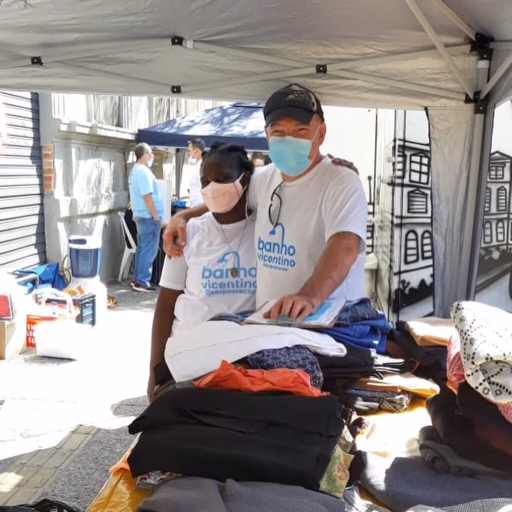 ‘Banho Vicentino’ e Liceu Sagrado Coração de Jesus fazem ações sociais permanentes na região da ‘Cracolândia’ - Jornal O São Paulo