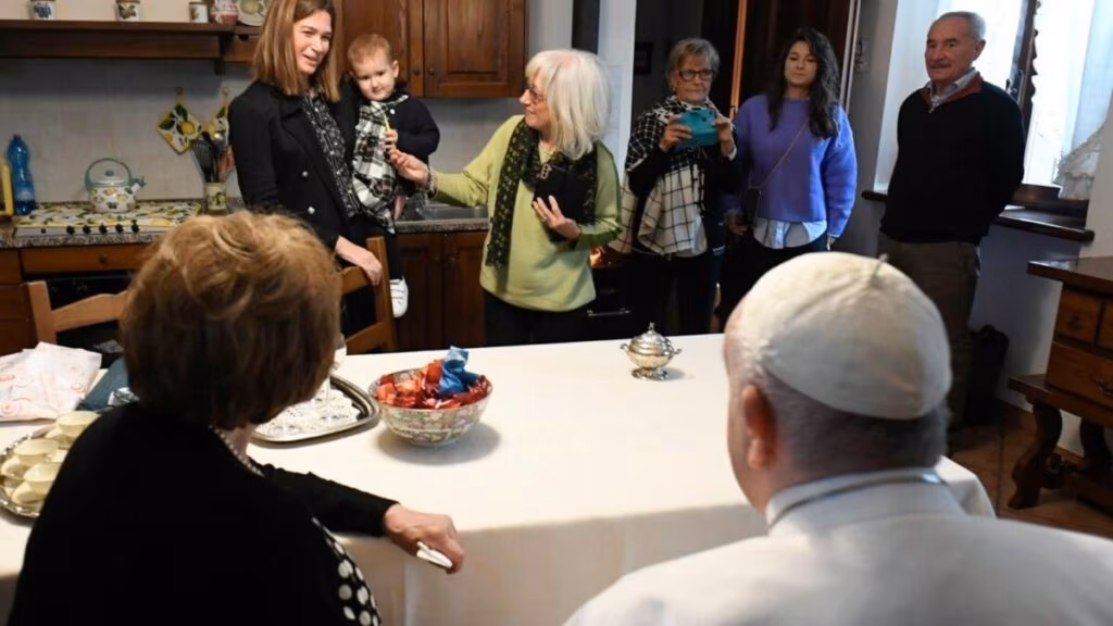 Francisco visita a família no Piemonte e recorda: ‘Na Cruz, Cristo abre os braços para todos’ - Jornal O São Paulo
