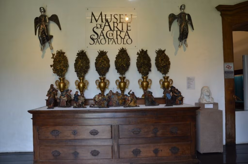 Peças no jardim são a novidade da exposição de presépios do Museu de Arte Sacra de São Paulo