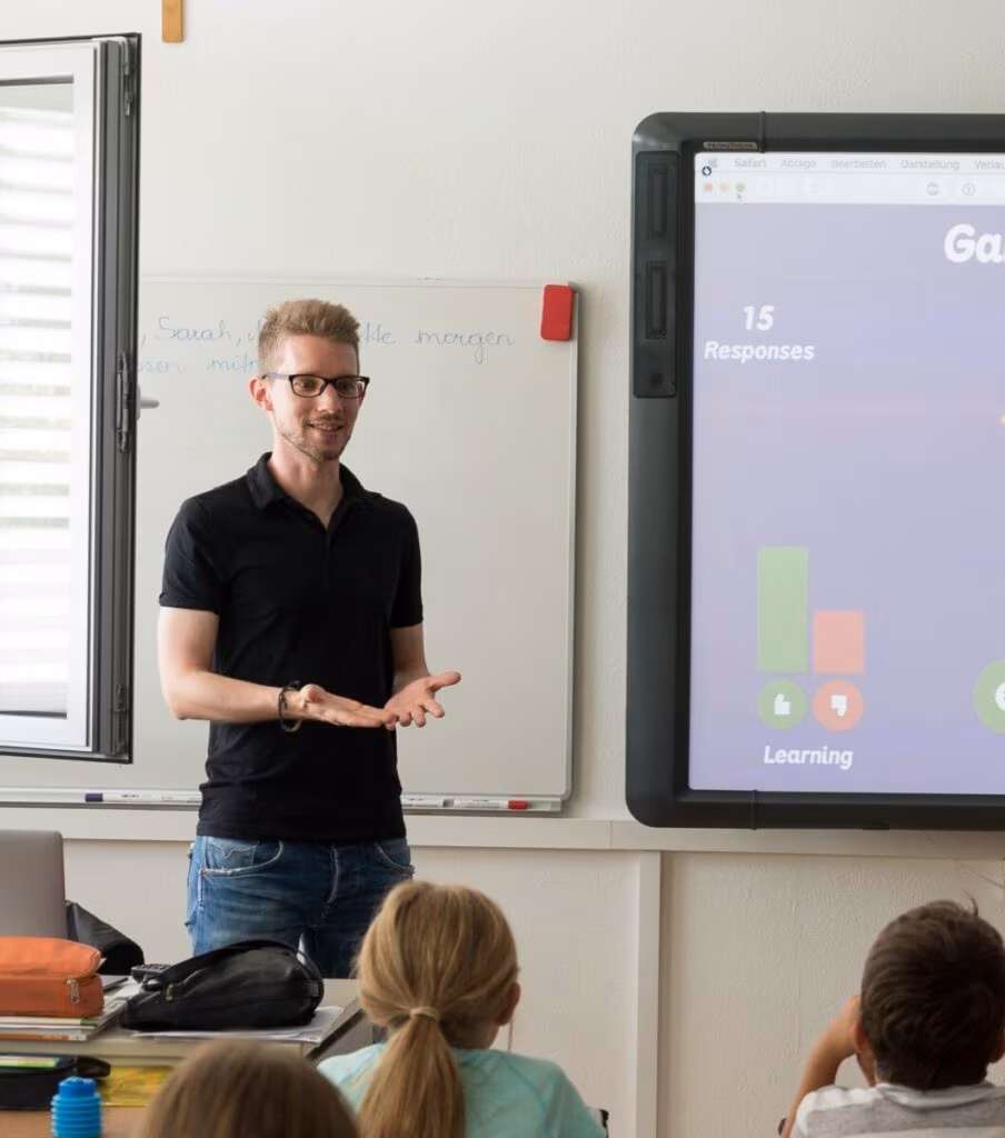 Cinco estados no Brasil não cumprem piso nacional dos professores - Jornal O São Paulo