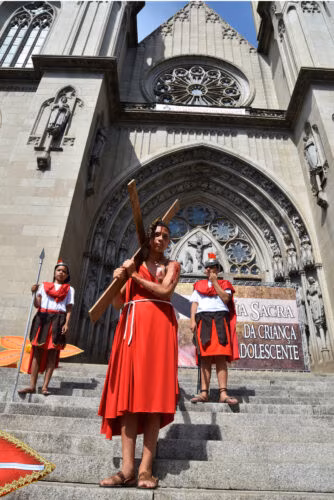 Via-Sacra da Criança e do Adolescente ecoa o drama da fome e o sofrimento do povo ianomâmi - Jornal O São Paulo