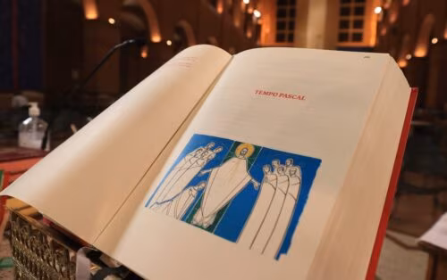 Semana de Liturgia oferece formações sobre o novo Missal Romano - Jornal O São Paulo