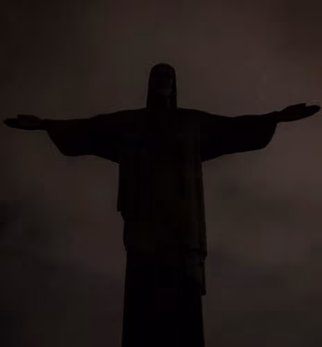 Repúdio ao racismo: luzes do Cristo Redentor são apagadas em apoio a Vinícius Júnior - Jornal O São Paulo