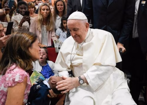 Papa em visita a centros assistenciais: ‘A caridade é a origem e a meta do caminho cristão’ - Jornal O São Paulo