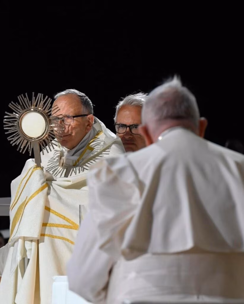 ‘Caminhemos na esperança, olhemos para nossas raízes e sigamos adiante, sem medo!’ - Jornal O São Paulo