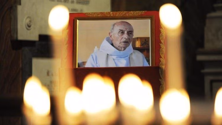 “Padre Hamel foi luz contra a violência blasfema em nome de Deus”, diz Papa em mensagem - Jornal O São Paulo