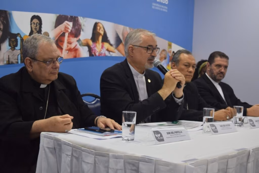 À imprensa, bispos ressaltam aspectos de comunhão e escuta em meio à realidade plural e individualista - Jornal O São Paulo